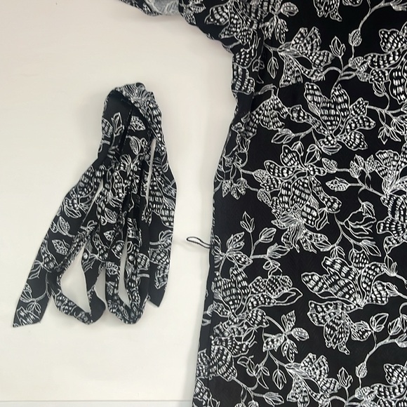 NEW Northern Reflections Black and white Floral pattern dress with pockets - Picture 12 of 12
